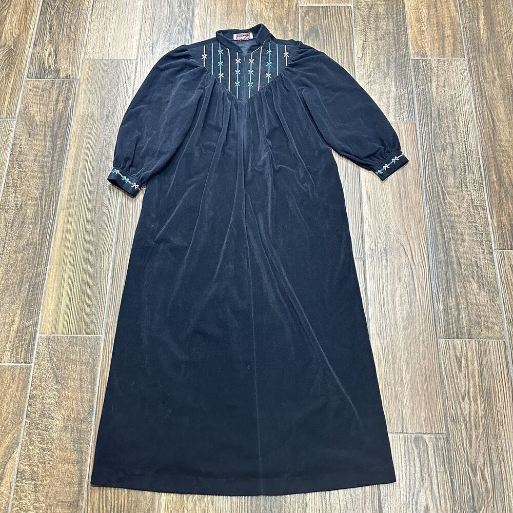 Vintage Vanity Fair House Dress Womens Med Black Mumu Embroidered Maxi USA 70s